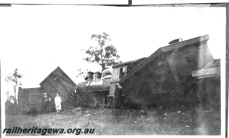 P07061
2 of 8 views of the smash at Wokalup, SWR line, view shows E class 345 having collided with some cattle wagon looking forward from the tender.
