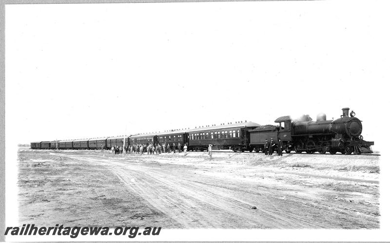 P07077
E class loco hauling the 1928 Reso Tour train, location Unknown.
