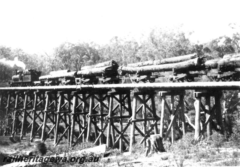 P07089
G class loco hauling a log train over the Asquith Bridge. Same train as in P7088
