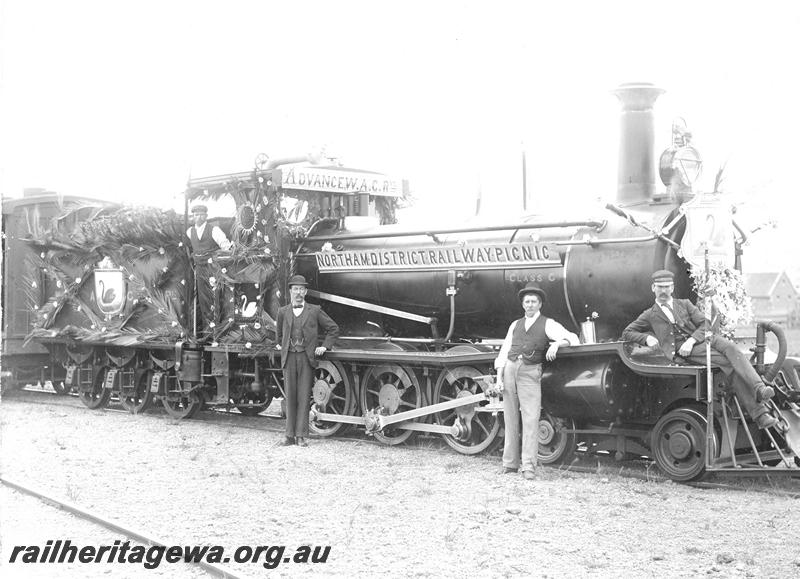 P07113
G class loco decorated for the 