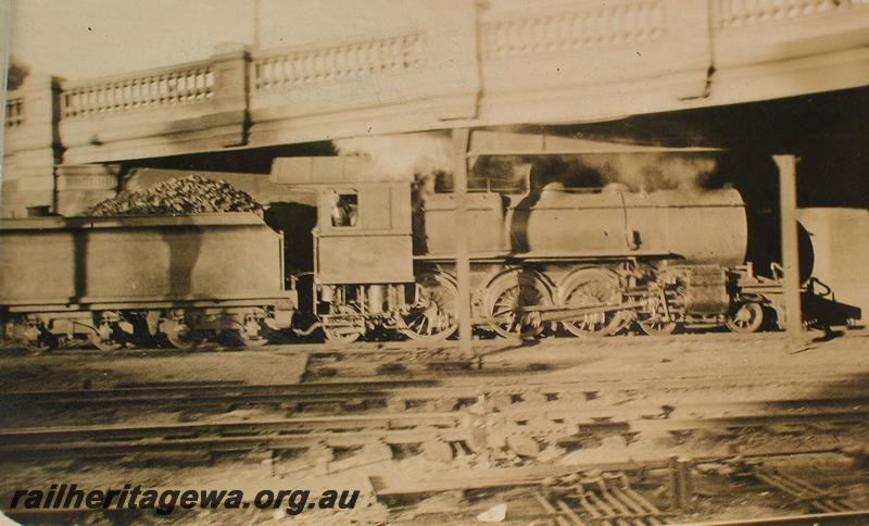 P07198
E class, Barrack Street Bridge, side view
