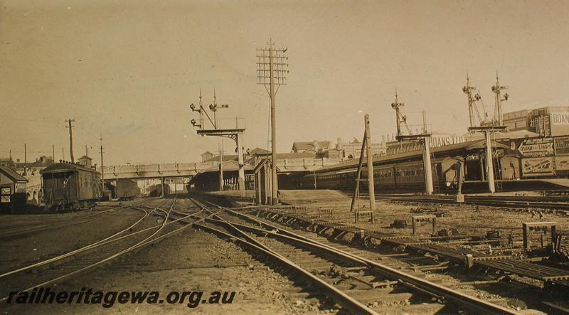 P07203
AGB class 12, Perth Station, overall view looking east from west end of station 
