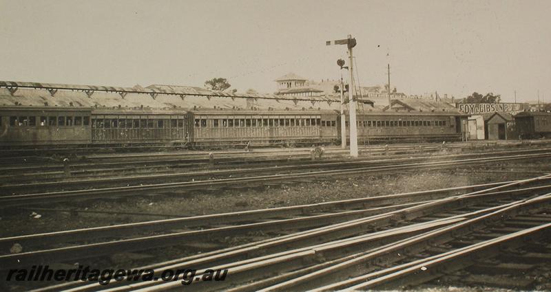 P07225
Signals, carriages, north side of Perth Yard, advertisement for 