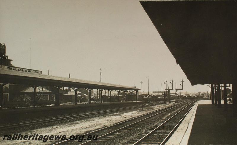 P07227
Perth station platforms looking west
