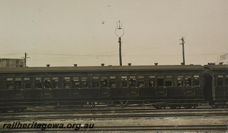 P07249
AU class 1st class carriage, Perth Station, side view
