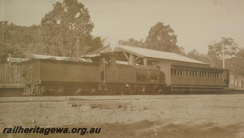 P07252
O class, AD class carriage, station building, Darlington, M line, loco running tender first
