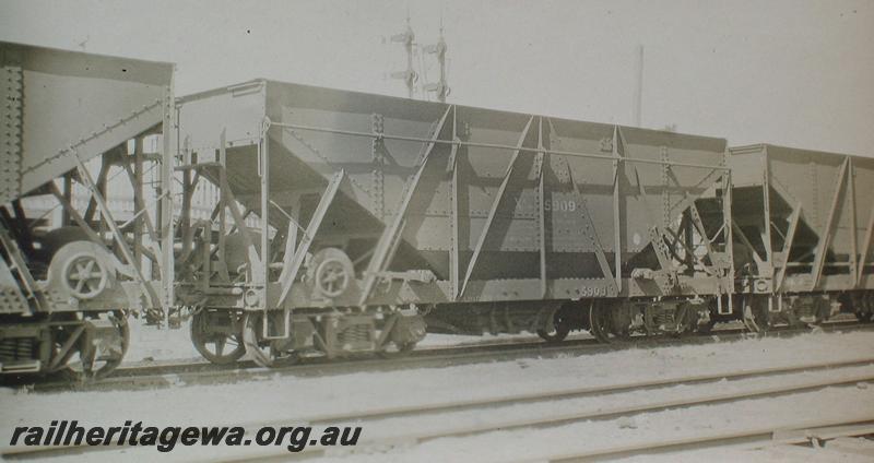 P07272
XA class 5909 American built coal hopper, end and side view.
