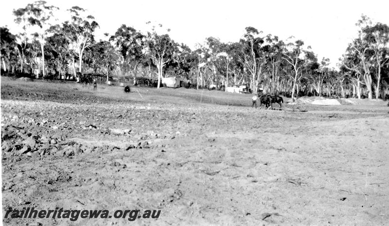 P07306
2 of 32 photos of the construction of the railway dam at Hillman, BN line, shows excavation from S. W. corner
