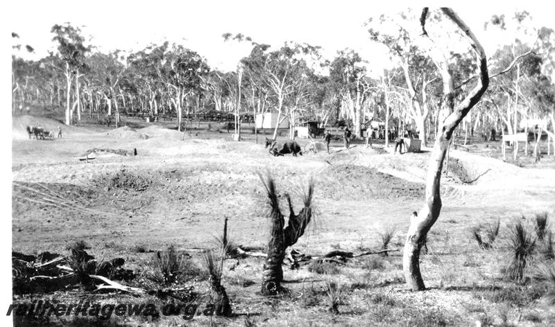 P07310
6 of 32 photos of the construction of the railway dam at Hillman, BN line, excavation from S.E. corner
