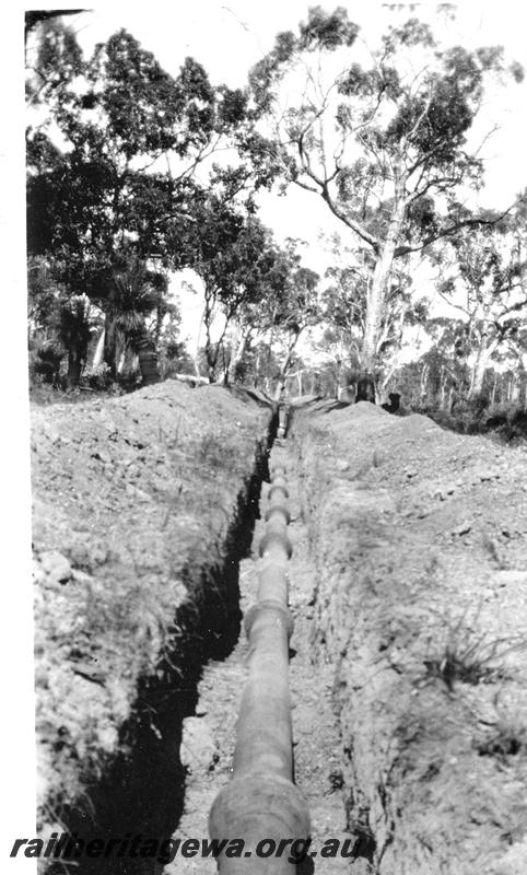 P07312
8 of 32 photos of the construction of the railway dam at Hillman, BN line, 6