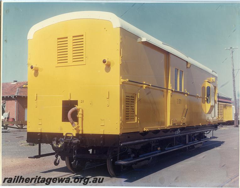 P07382
Z class 571, end and side view
