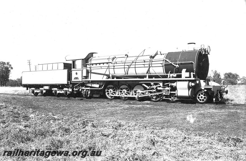 P07393
5 of 9 photos depicting wartime activities at the Midland Workshops, S class 476 