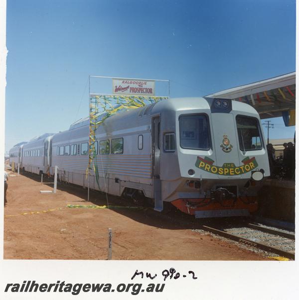 P07463
Prospector Railcar set, Kalgoorlie, bursting through streamers on the inauguration of 