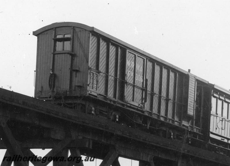 P07517
MRWA FA class 306 brakevan, Upper Swan Bridge, MR line, side and end view
