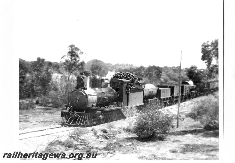 P07623
Kalgoorlie & Boulder Firewood Coy. Loco No.3, Lakeside. On train
