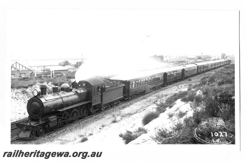 P07662
E Class 353, hauling a 