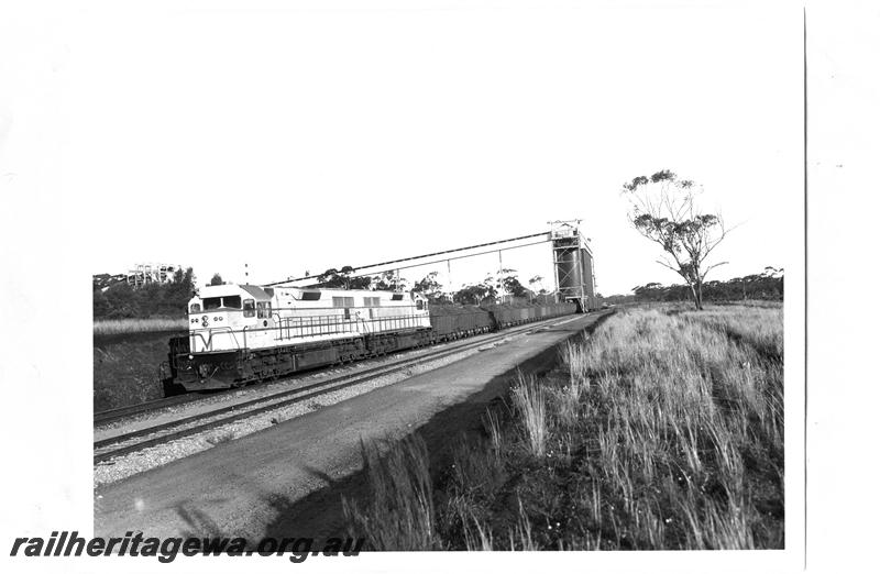 P07710
L class 262 double heading with another L class, Koolyanobbing, being loaded with iron ore.
