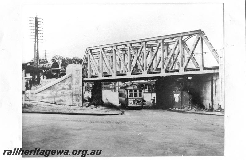 P07772
Tram No.117, steel truss bridge, Mount Lawley Subway, looking west.
