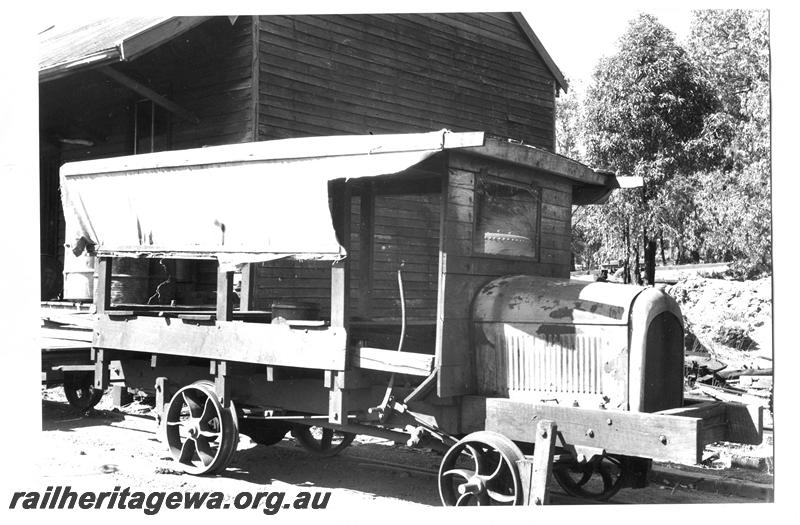 P07791
SSM 4 wheel rail mounted motor vehicle, side and front view.
