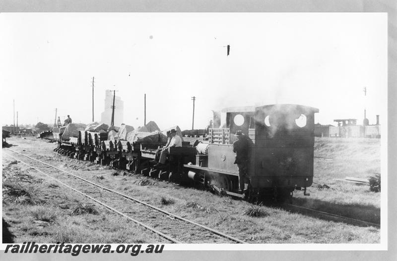 P07804
H class 18, Bunbury with side tipping wagons loaded with large rocks for breakwater
