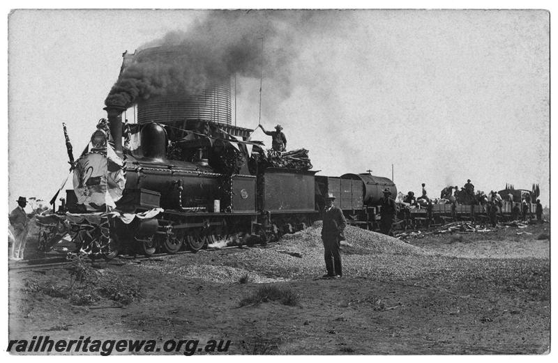 P07811
G class 118, water tower, Shaw River, PM line, possibly on the train celebrating the opening of the Port Hedland to Marble Bar Railway, Same as P6765 but better quality.
