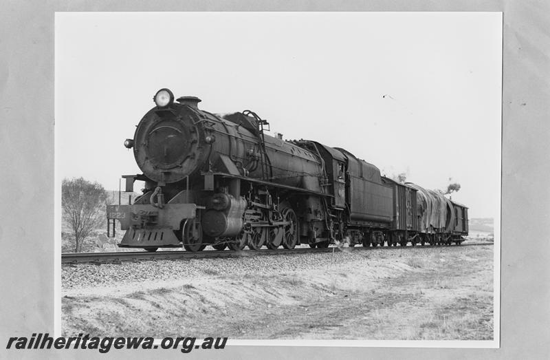 P07826
V class 1223, near York, GSR line, very short goods train
