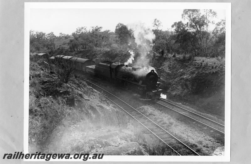 P07830
V class 1201, east of Swan View, ER line, goods train
