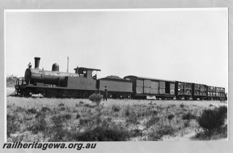 P07831
O class, side view, goods train.
