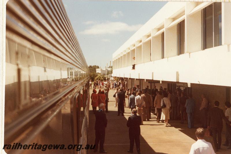 P07884
4 of 4 photos of the Royal Train taking Prince Charles from Perth to Northam, (Ref: 