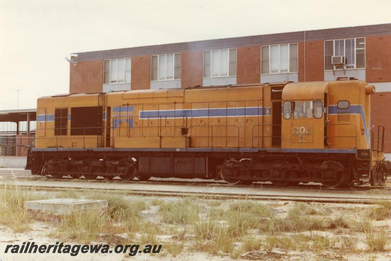 P07906
K class 206, orange livery, Forrestfield, side view
