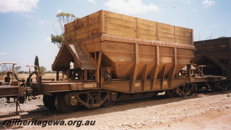 P07933
WMD class 58M, talc hopper, end and side view
