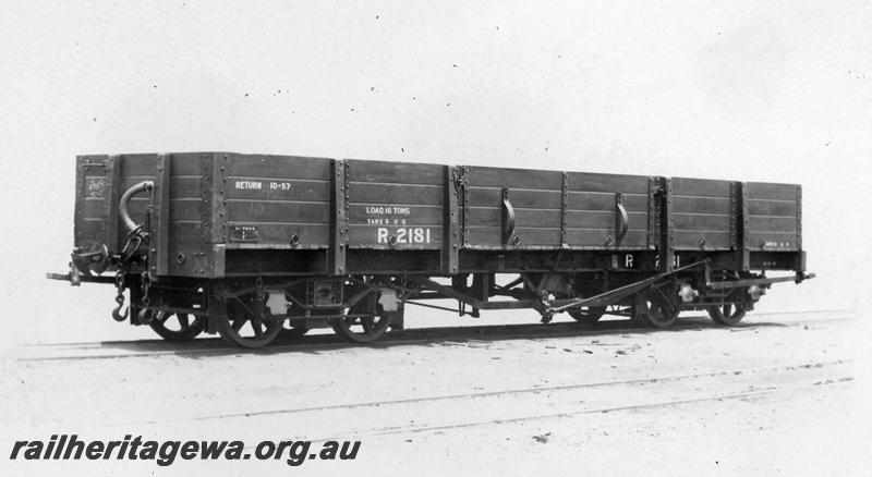 P08026
R class 2181, bogie open wagon, end and side view.
