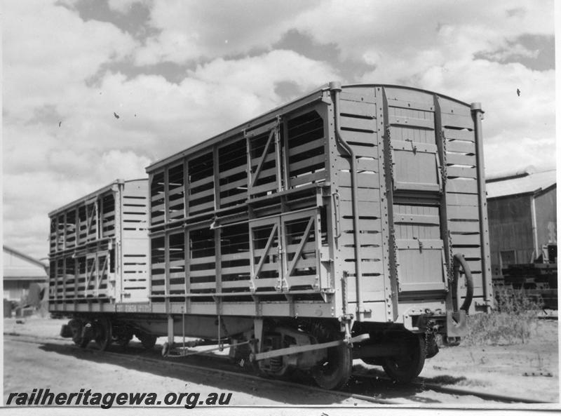 P08032
CXT class 23624, later SXT class 23624, side and end view, same as P1789
