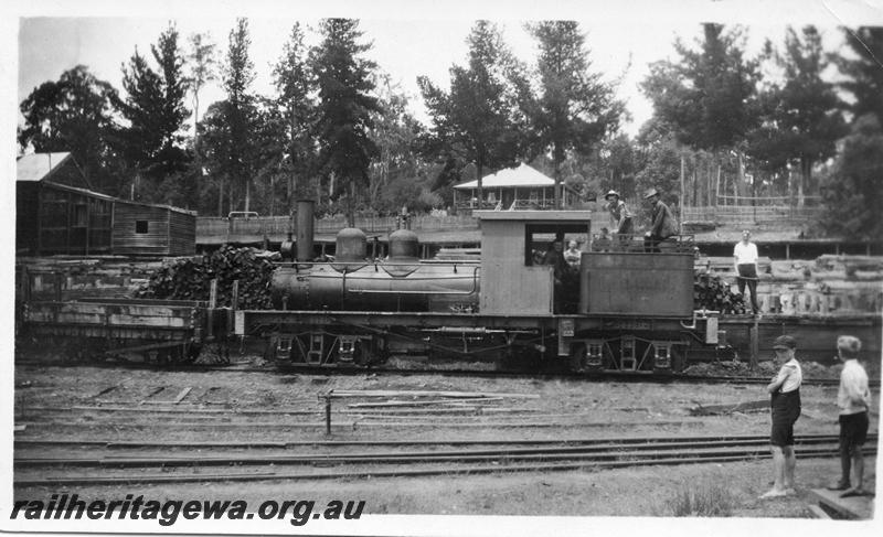 P08049
Millars Shay loco at Kirup Mill, side view of cylinder side. Same as P4639 but better quality
