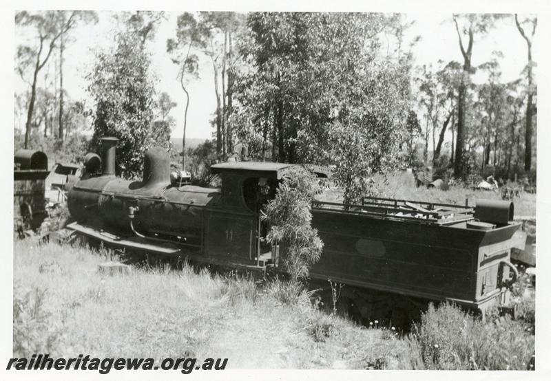 P08101
Bunnings loco No.11, Manjimup, out of service, side and rear view
