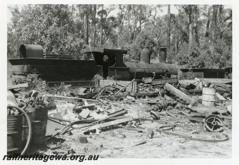 P08102
Bunnings loco No.58, Manjimup, out of service, rear and side view.
