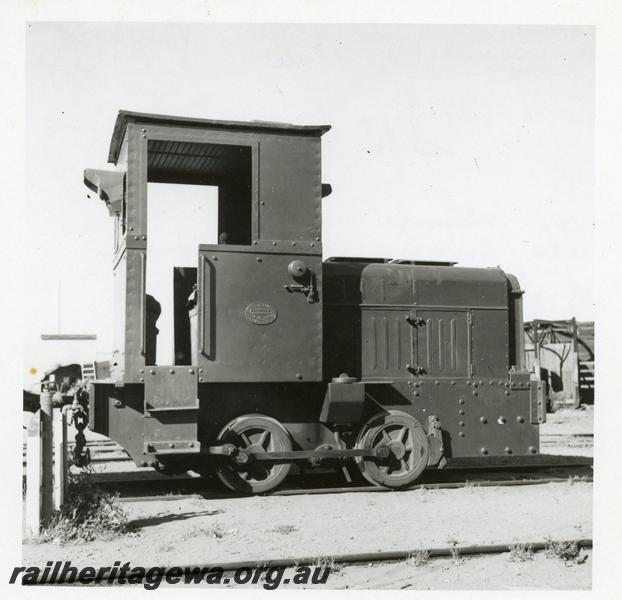 P08105
PWD Andrew Barclay 0-4-0 petrol engined loco PW31, Onslow, side view
