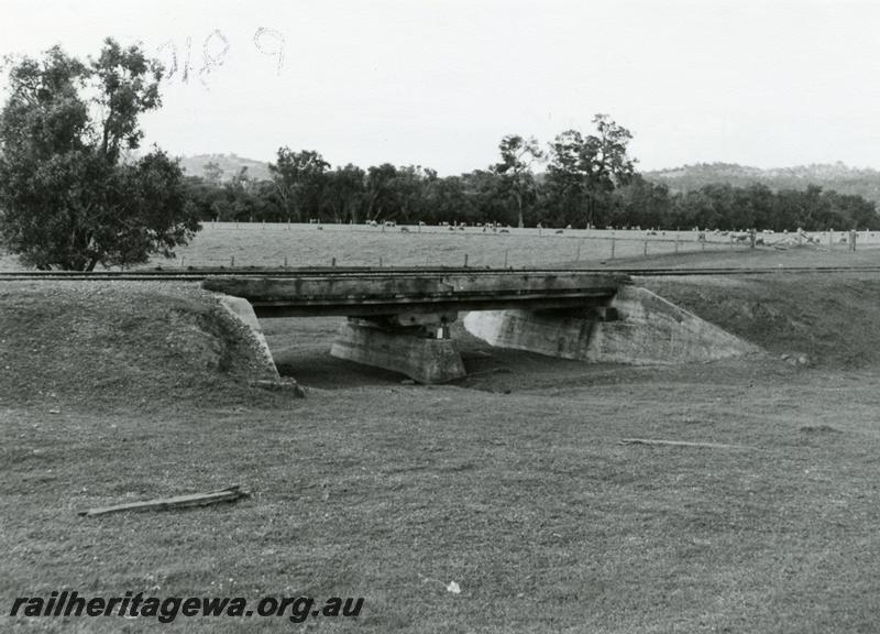 P08114
Bridge, on the abandoned line between Farmers Crossing and Boddington, PN line
