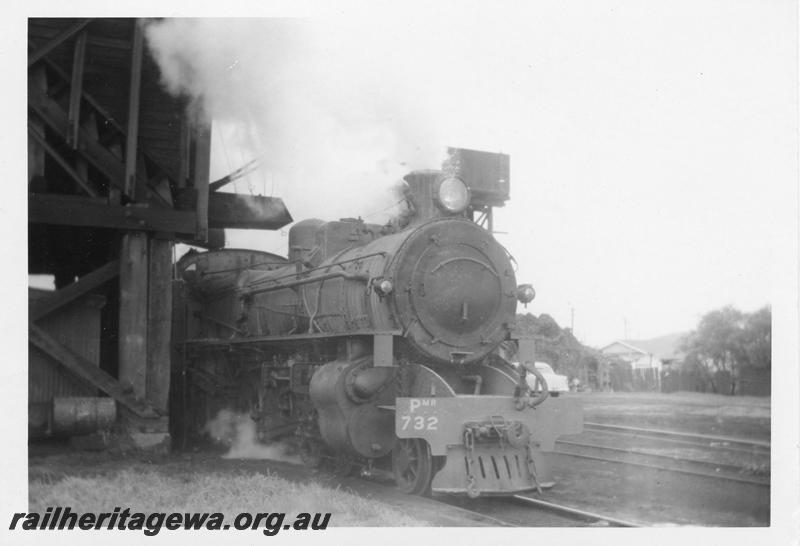 P08127
1 of 2 views of PMR class 732, coal stage, Brunswick Junction, SWR line, being coaled.
