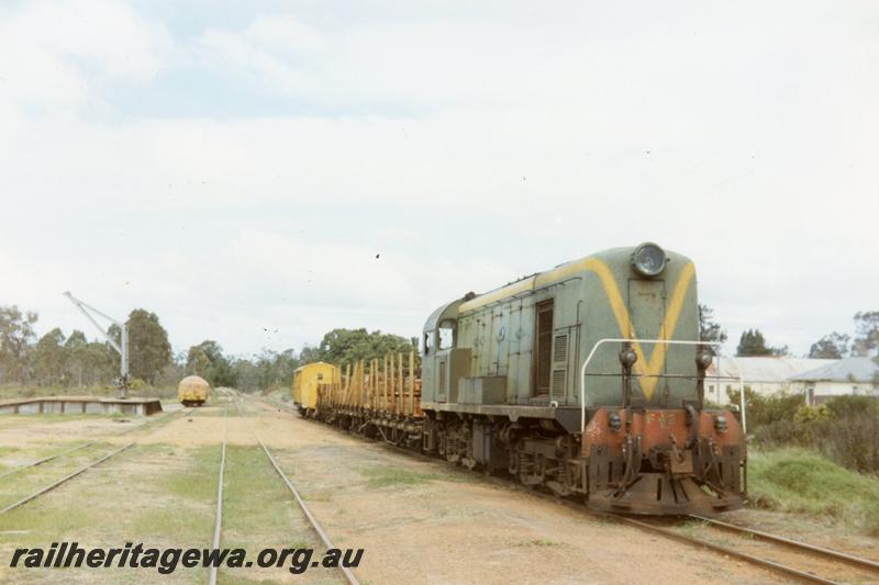 P08150
F class 42, platform crane, yard, Northcliffe, PP line, timber train
