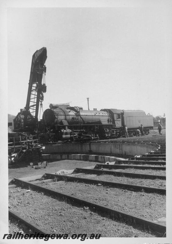 P08167
V class 1215, 25 ton breakdown crane, turntable pit, Collie, front and side view of the loco
