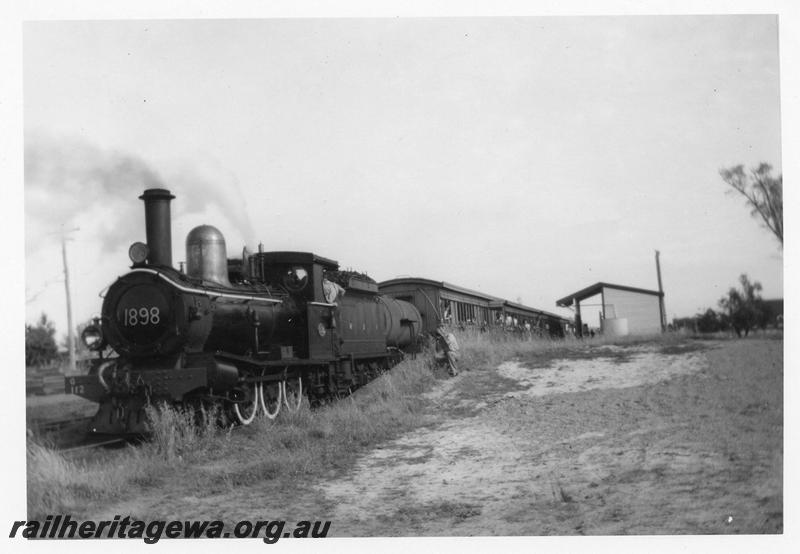 P08175
G class 112, station building, Capel, BB line, ARHS tour train 
