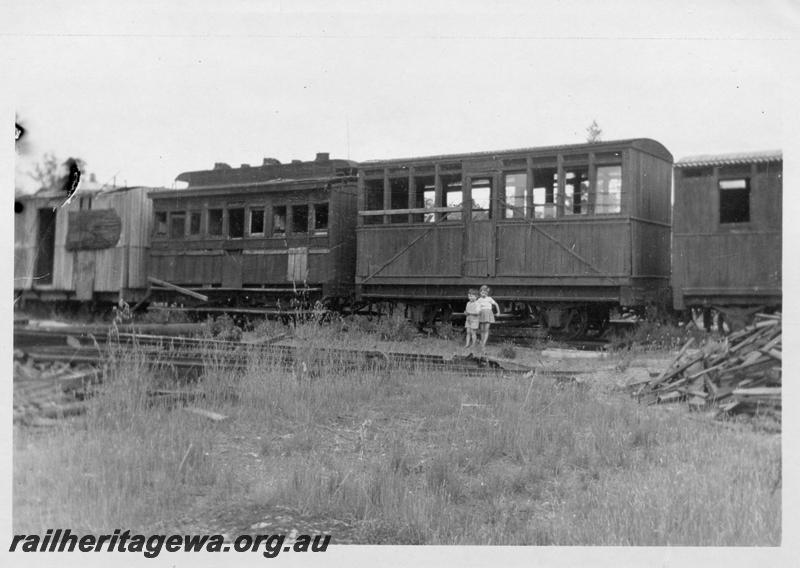 P08177
Millars abandoned rolling stock including carriage A class 1, Jarrahdale
