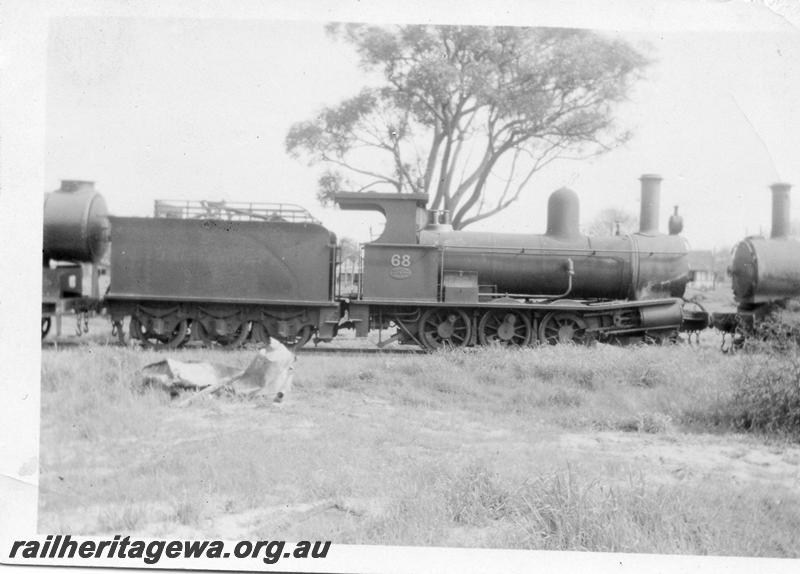 P08199
Millars loco No.68, side view.
