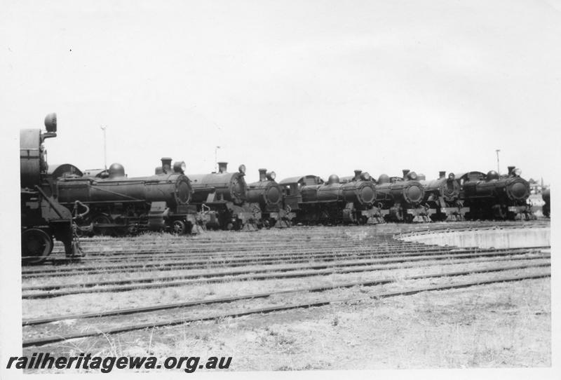 P08215
Locos around the turntable, Collie roundhouse
