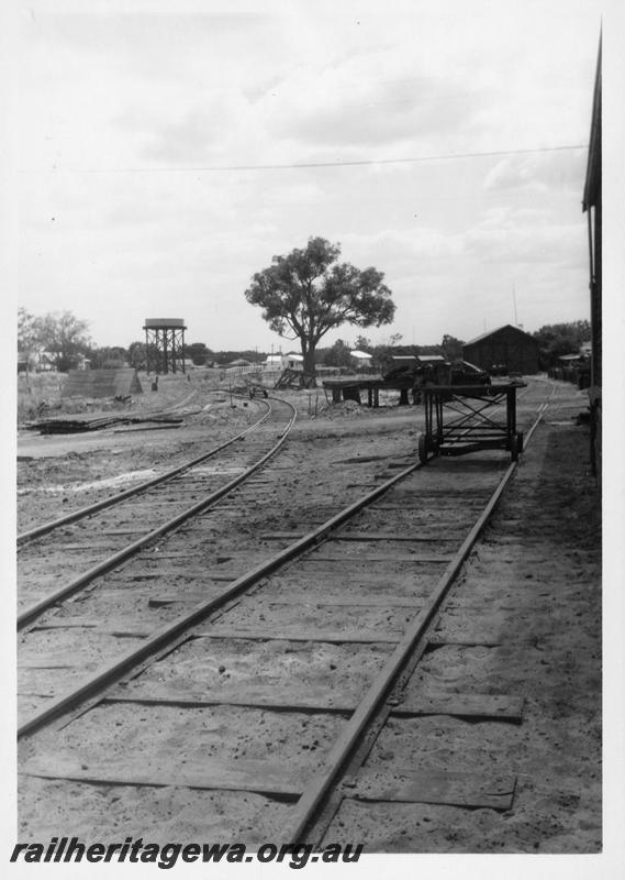 P08270
1 of 4 views of new track, Yarloop workshops, view along track
