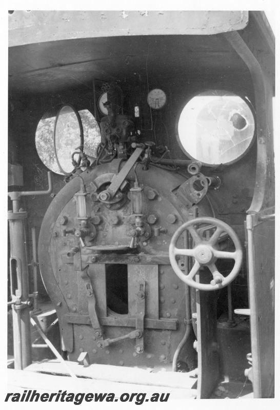 P08283
Millars loco No.72, view of backhead
