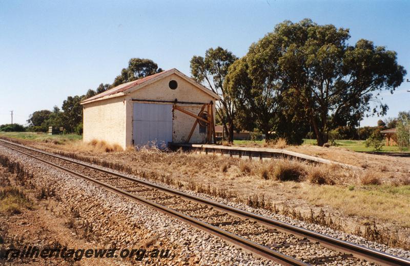 P08345
Goods shed, loading platform, platform crane, Walkaway, W line, trackside and end view
