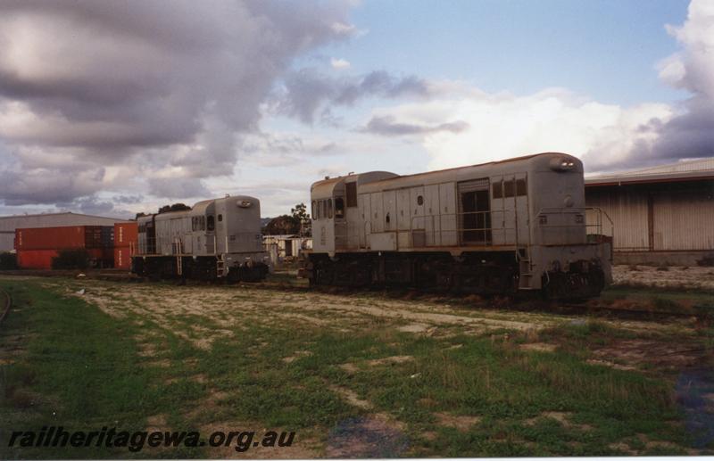 P08352
H class 2 & H class 3, grey livery, Kewdale, side and end view
