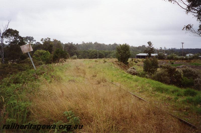 P08376
Overgrown track into mill, Northcliffe, sign as depicted in P8373.

